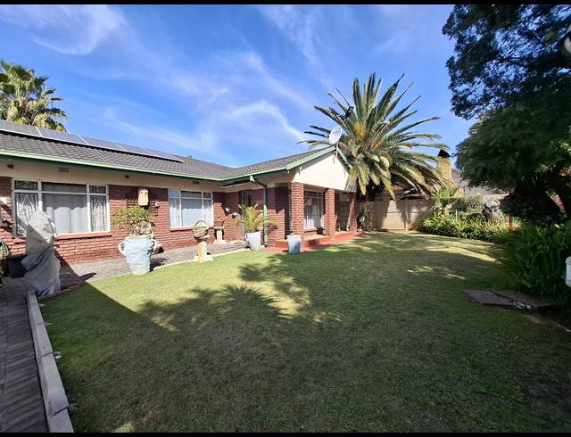 4 BEDROOM HOUSE FOR SALE IN VANDERBIJLPARK SE 7